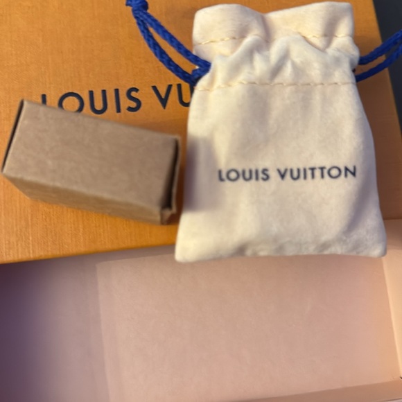 Louis Vuitton Lock and Key - Picture 3 of 7